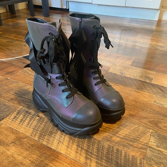 Dolls kill Holographic Lace-Up Women's Boots - Picture 4 of 8